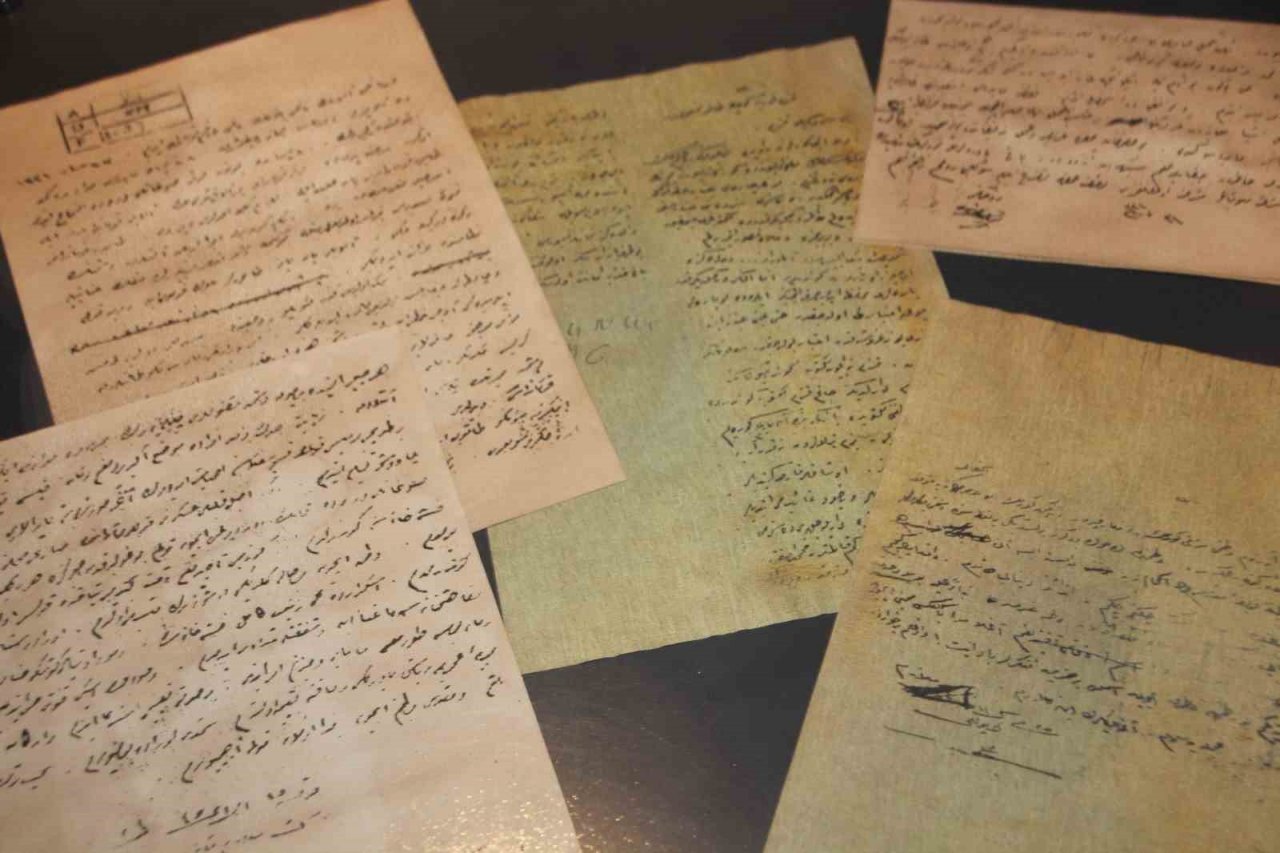 Çanakkale Savaşları Mobil Müzesi’ni ziyaret eden öğrenciler duygu dolu anlar yaşadı