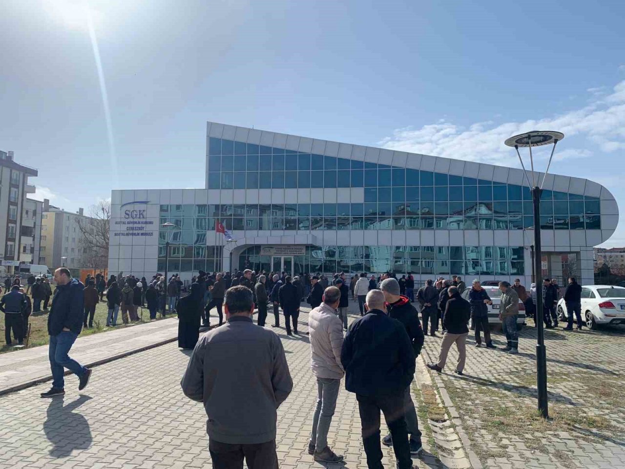 Çerkezköy’de EYT’liler SGK’ya akın etti