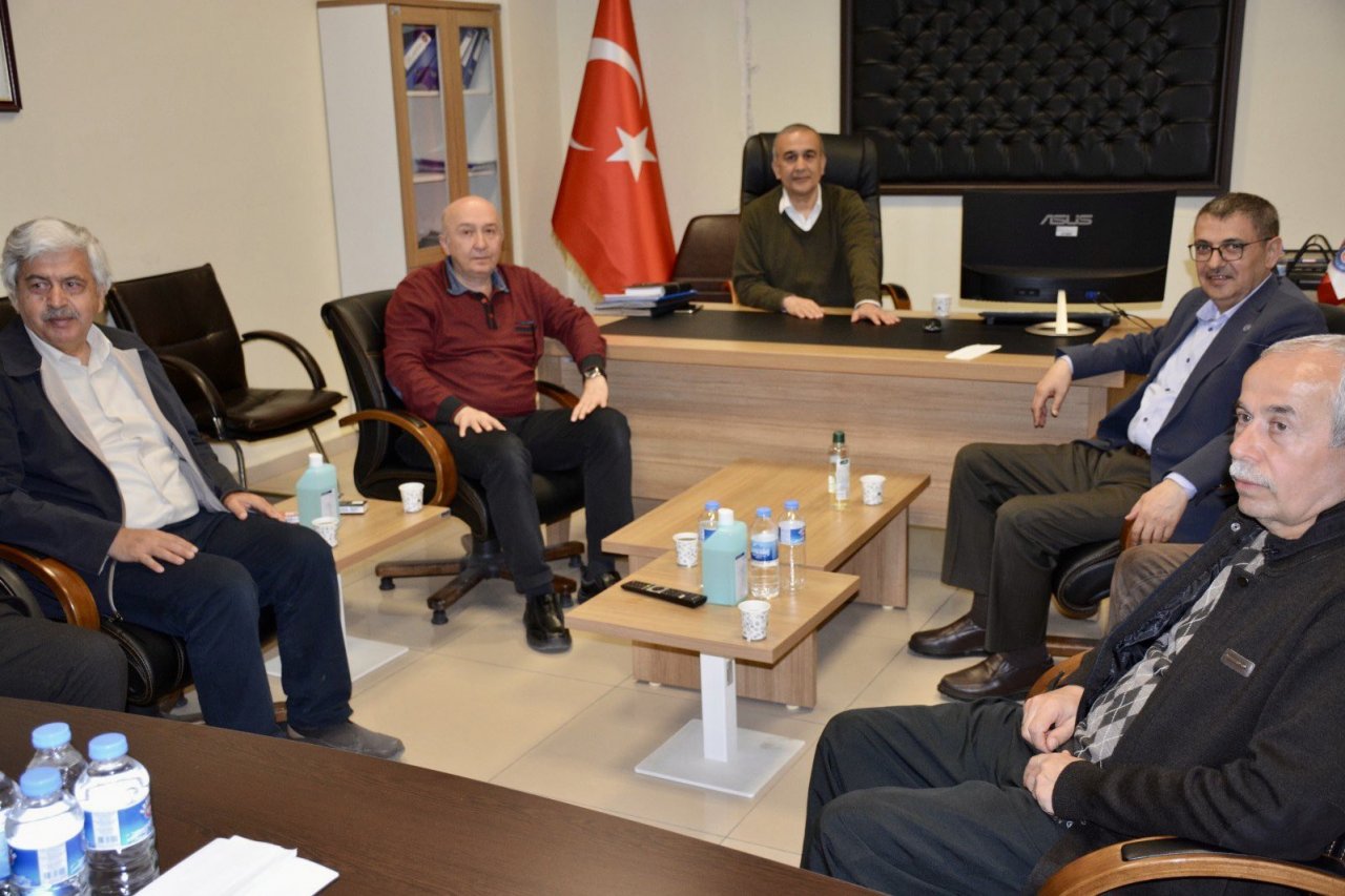 Rektör Kutluhan depremden etkilenen üniversitelere destek verdi