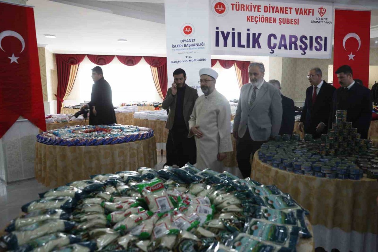 Diyanet İşleri Başkanı Erbaş’tan Keçiören “İyilik Çarşısı”na ziyaret