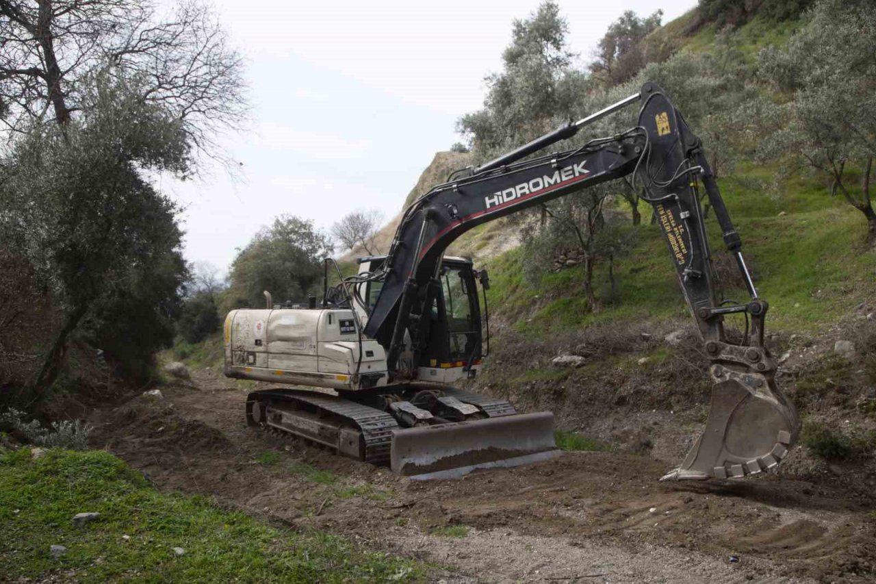 Yılmazköy’ün 10 yıllık ulaşım sorununu Efeler çözdü