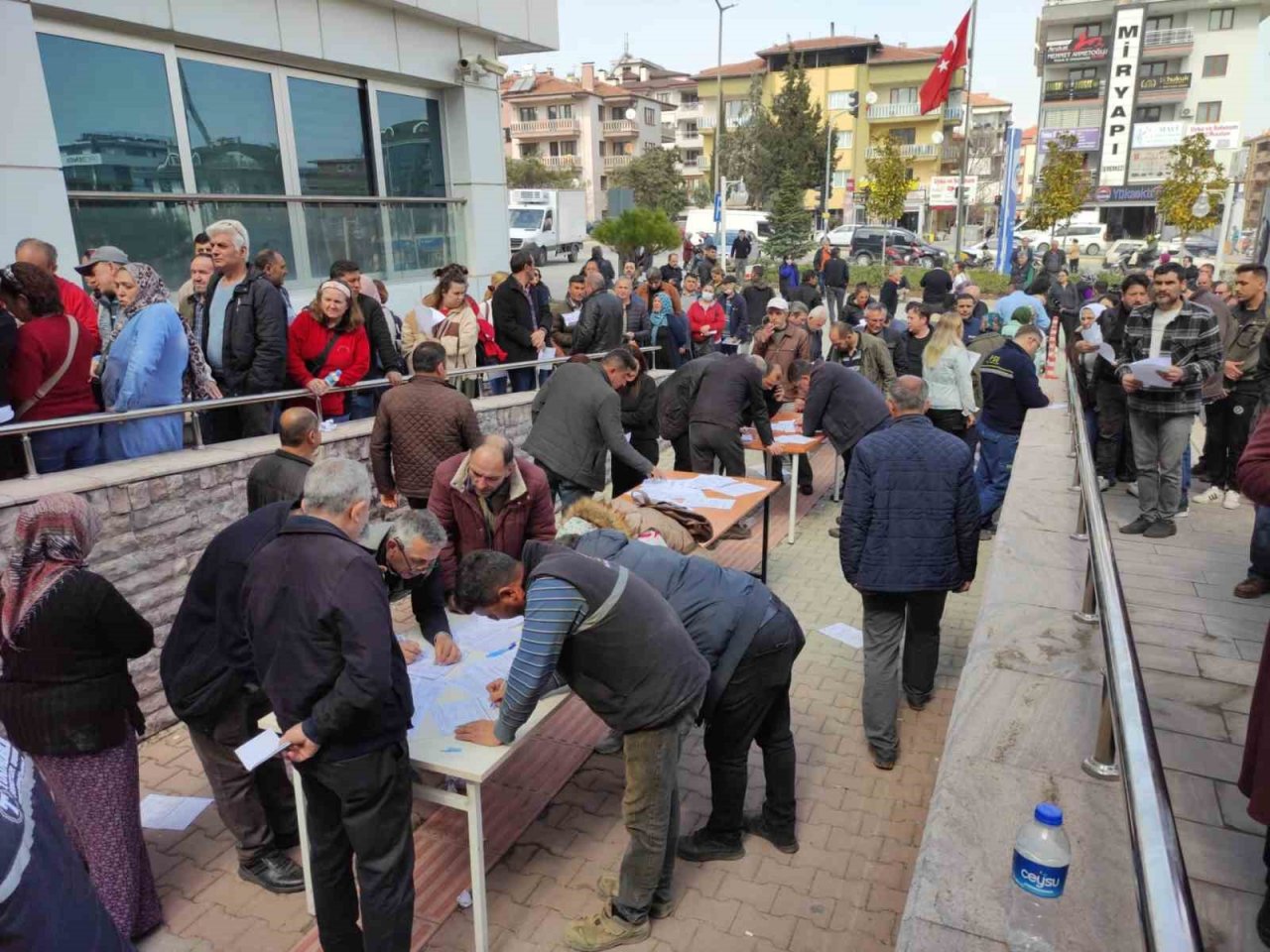 Beklemeye değen kuyruk