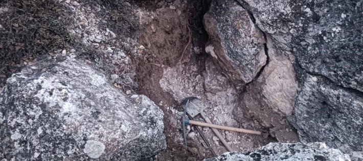 Kaçak kazı yapan 2 kişi suçüstü yakalandı