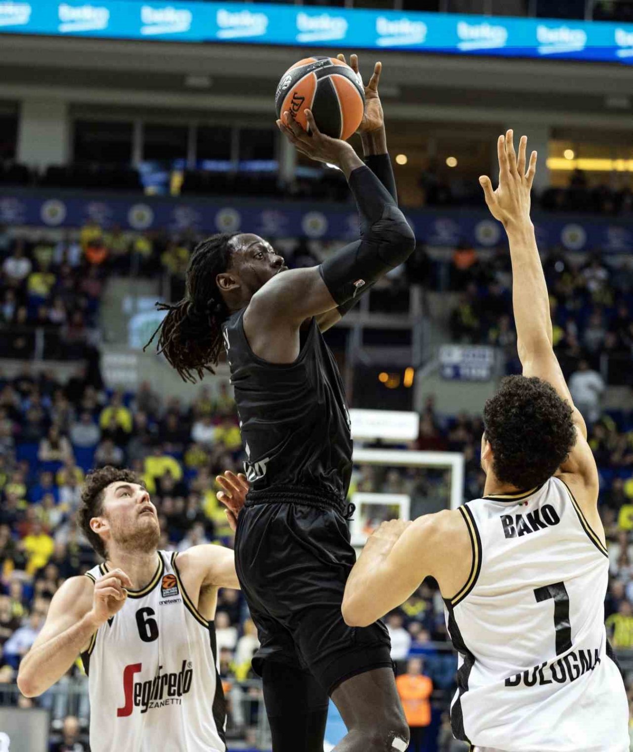 THY Euroleague: Fenerbahçe Beko: 104 - Virtus Bologna: 72
