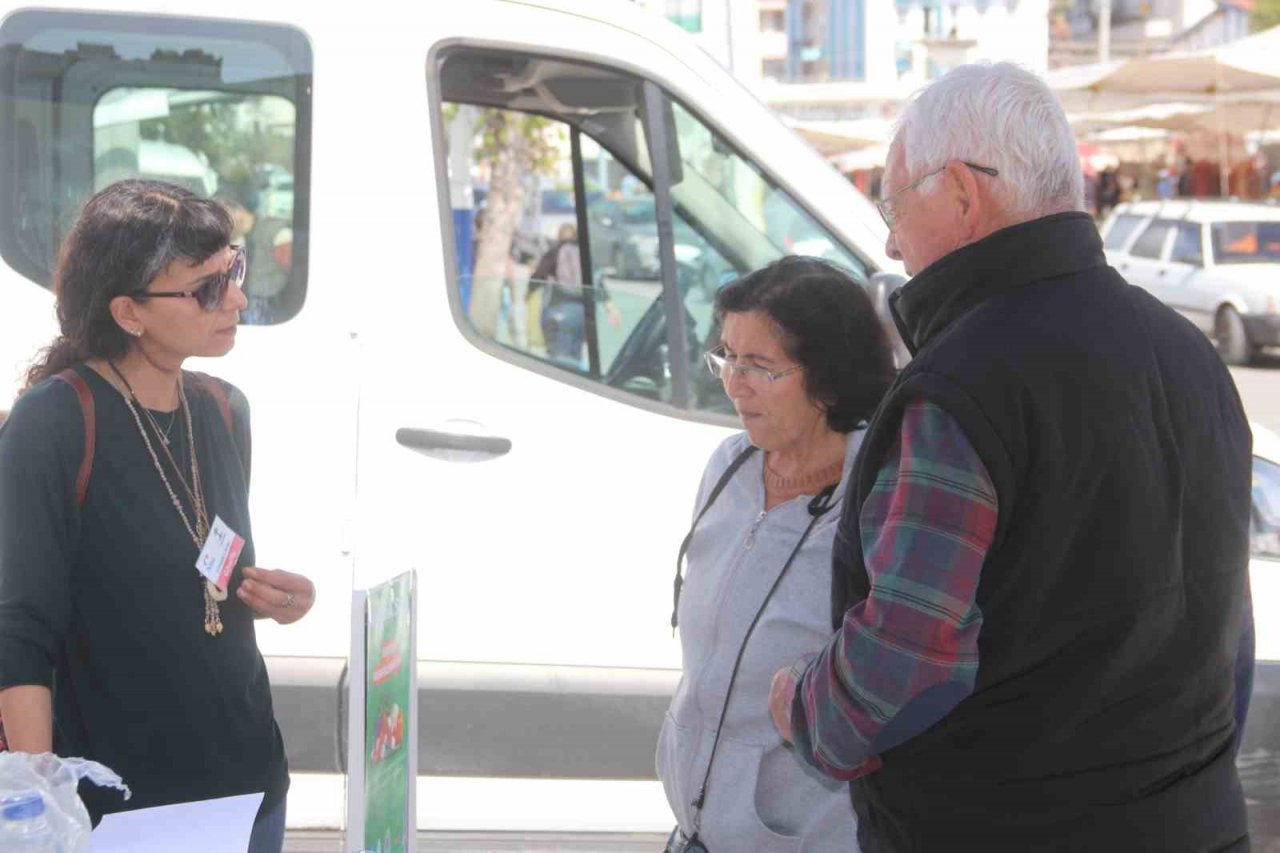 Fethiye’de ’Askıda Sebze Ve Meyve’ ile depremzedelere yardım edilecek