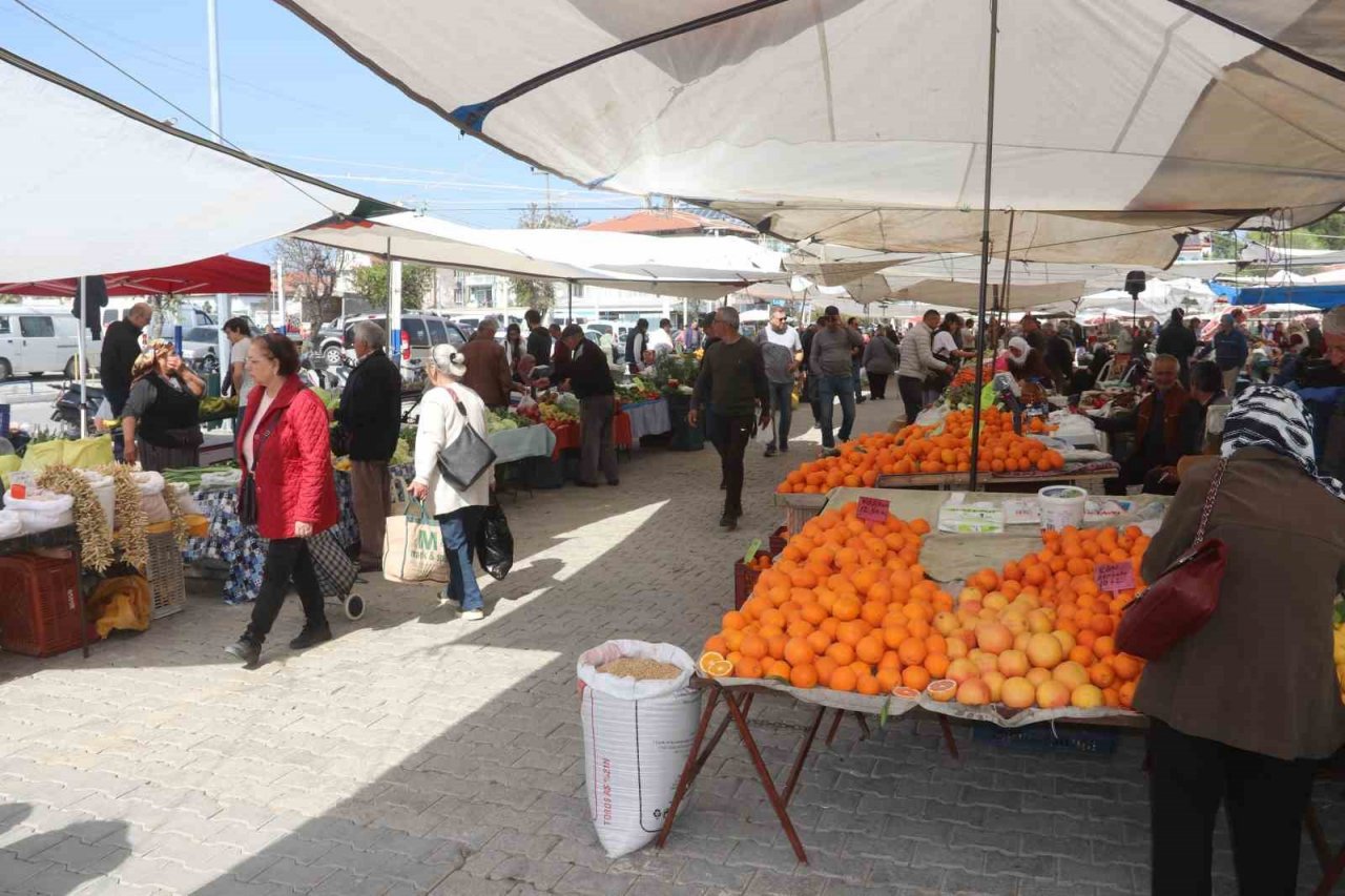 Fethiye’de ’Askıda Sebze Ve Meyve’ ile depremzedelere yardım edilecek