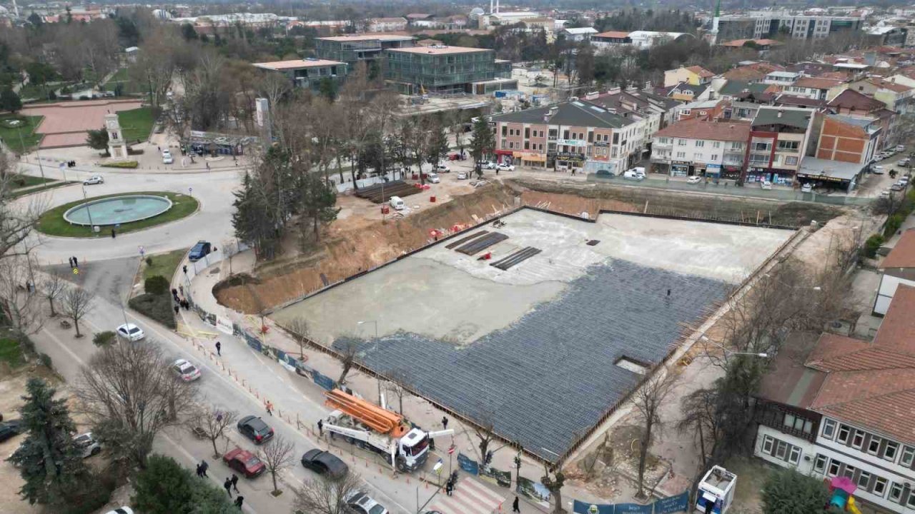 İnegöl’de Merkez Park şekilleniyor