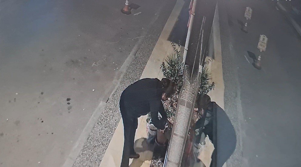 İş yerini kundaklamak isterken kendini yaktı