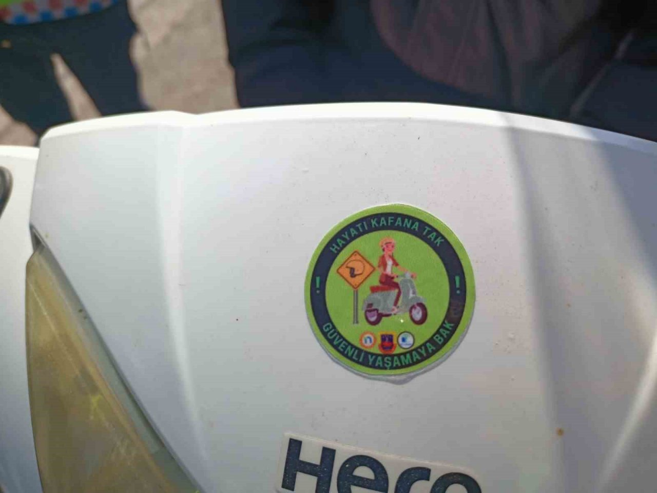 Jandarma öğrencilere kask eğitimi verdi