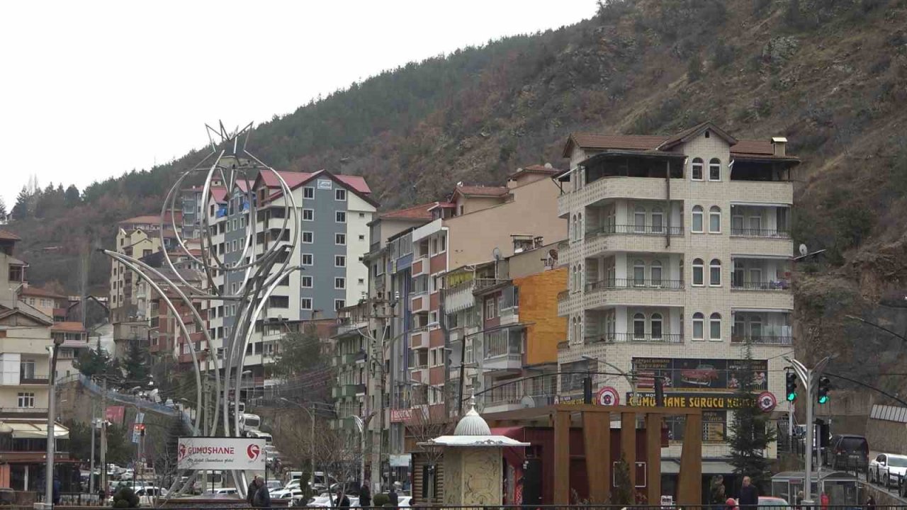 Gümüşhane’de kira fırsatçılarını utandıracak davranış, depremzedelere evlerini kira bedelsiz açtılar