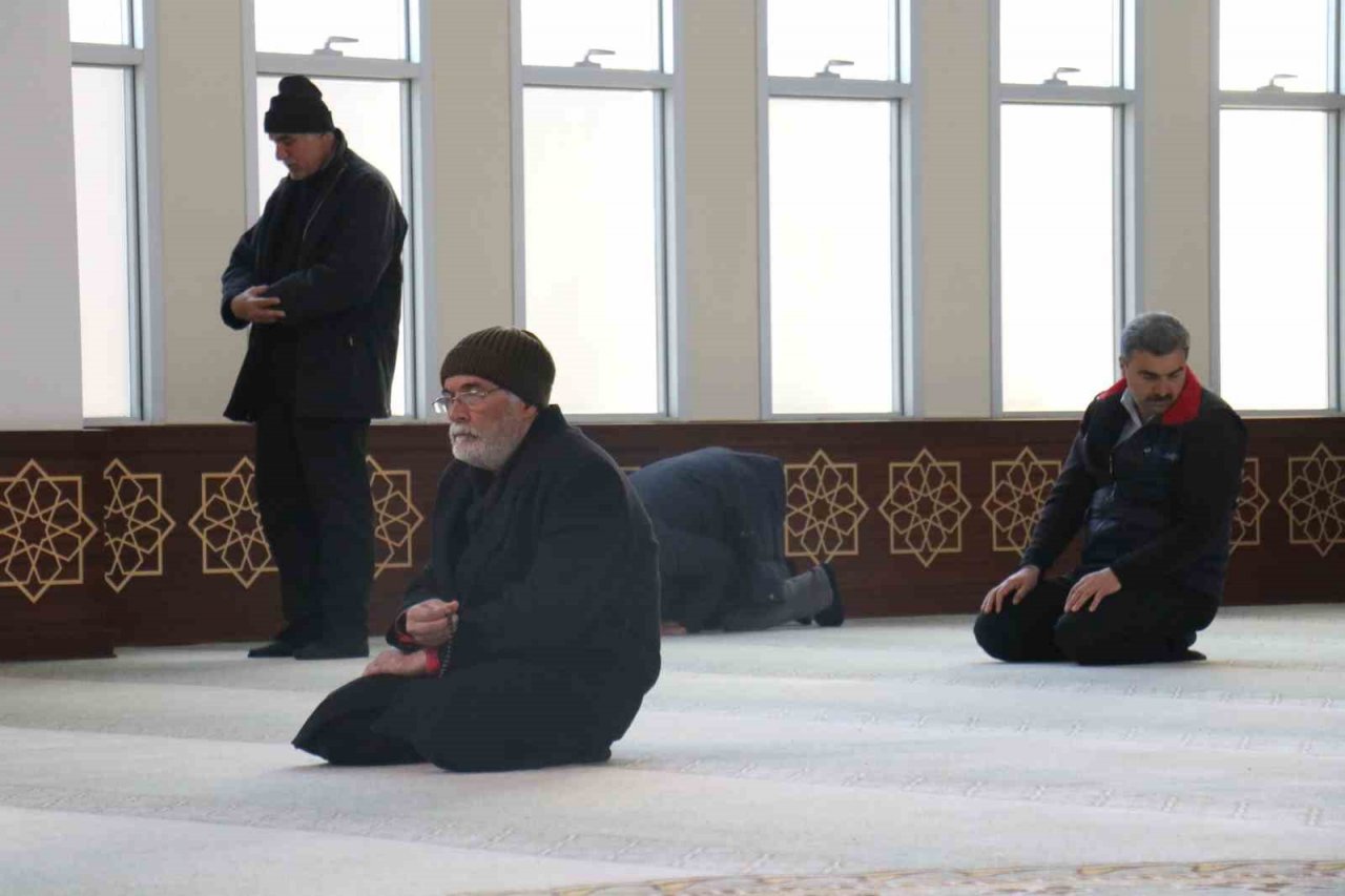 Malatya’da depremlerde 25 cami yıkılırken, 3 din görevlisi vefat etti