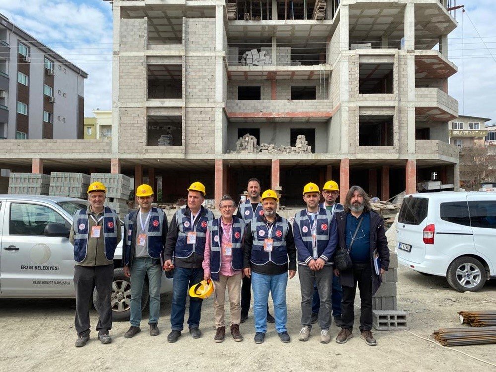 Kastamonu Üniversitesi öğretim üyeleri, deprem bölgesinde hasar tespit çalışmalarını sürdürüyor