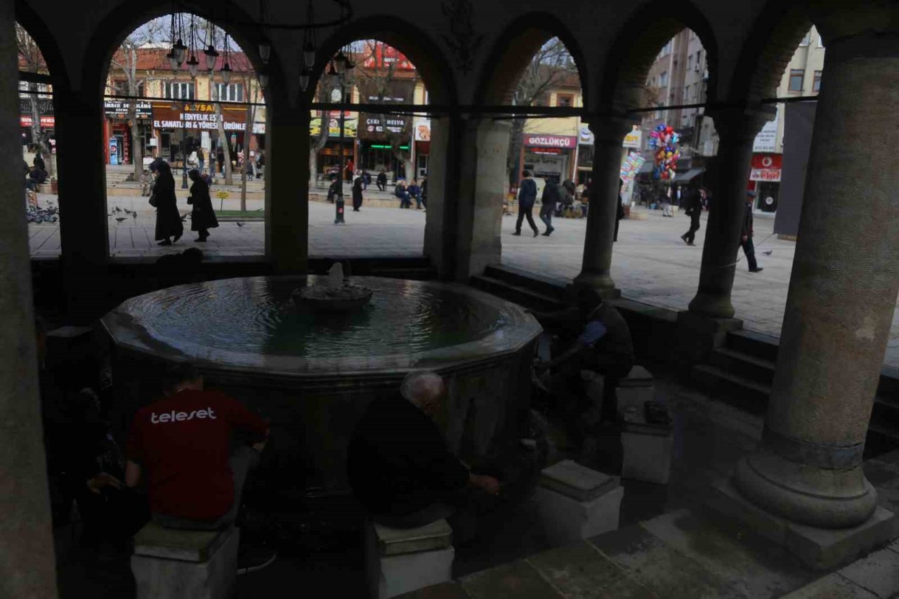 Tarihi Nasrullah Cami yeniden ibadete açıldı