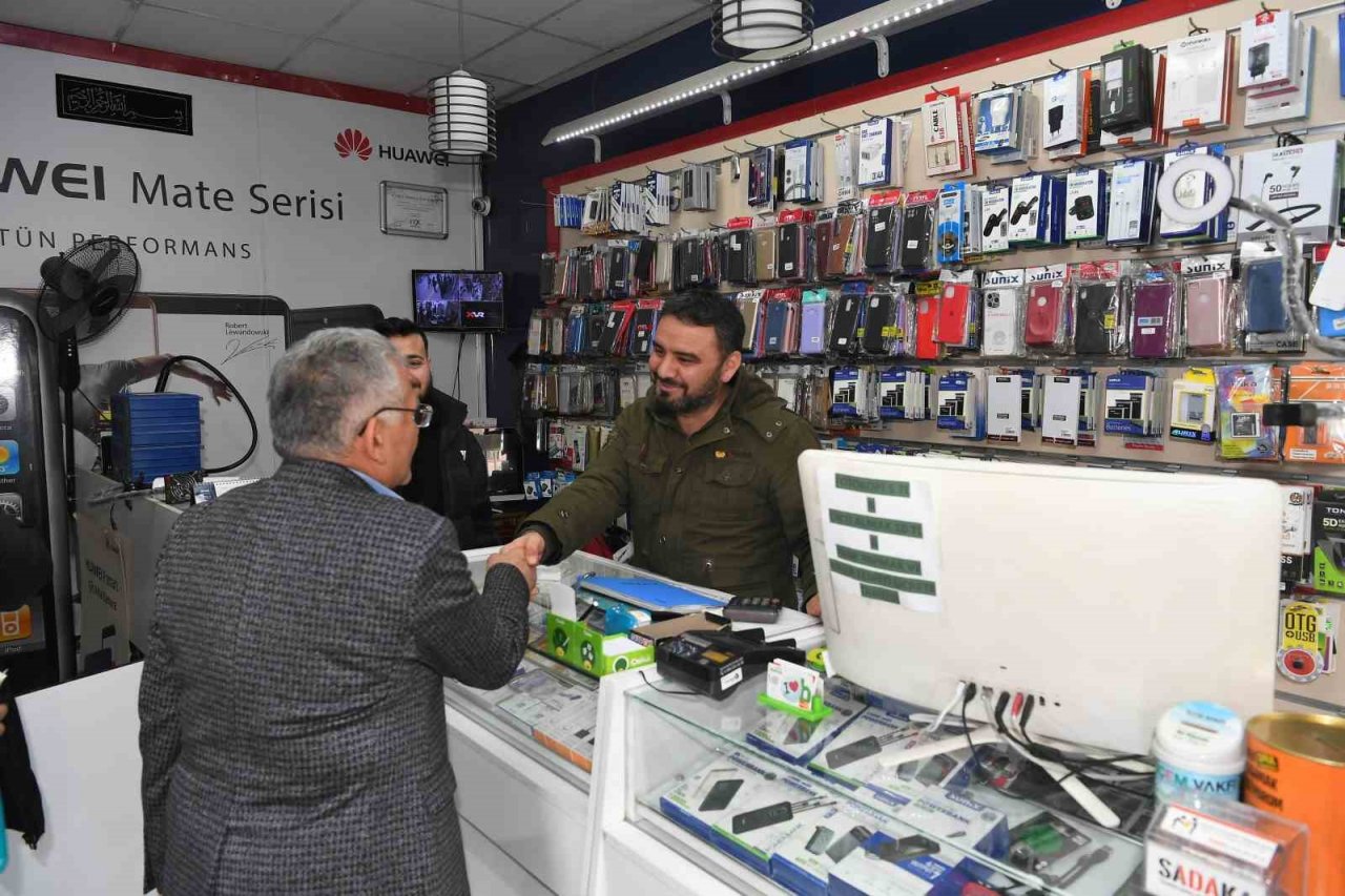 Başkan Büyükkılıç, Düvenönü esnafı ile buluştu