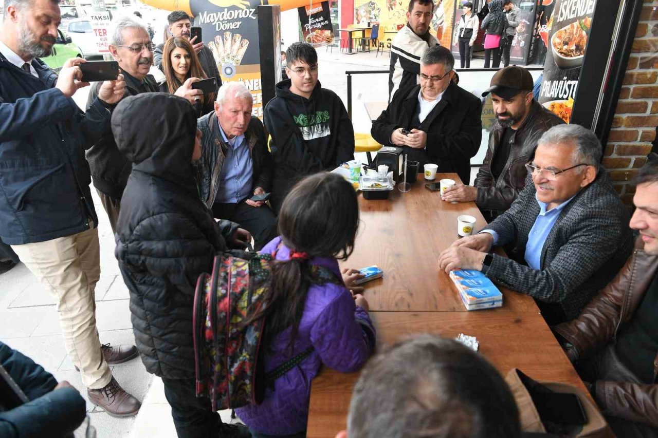 Başkan Büyükkılıç, Düvenönü esnafı ile buluştu