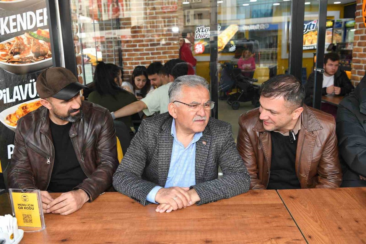 Başkan Büyükkılıç, Düvenönü esnafı ile buluştu