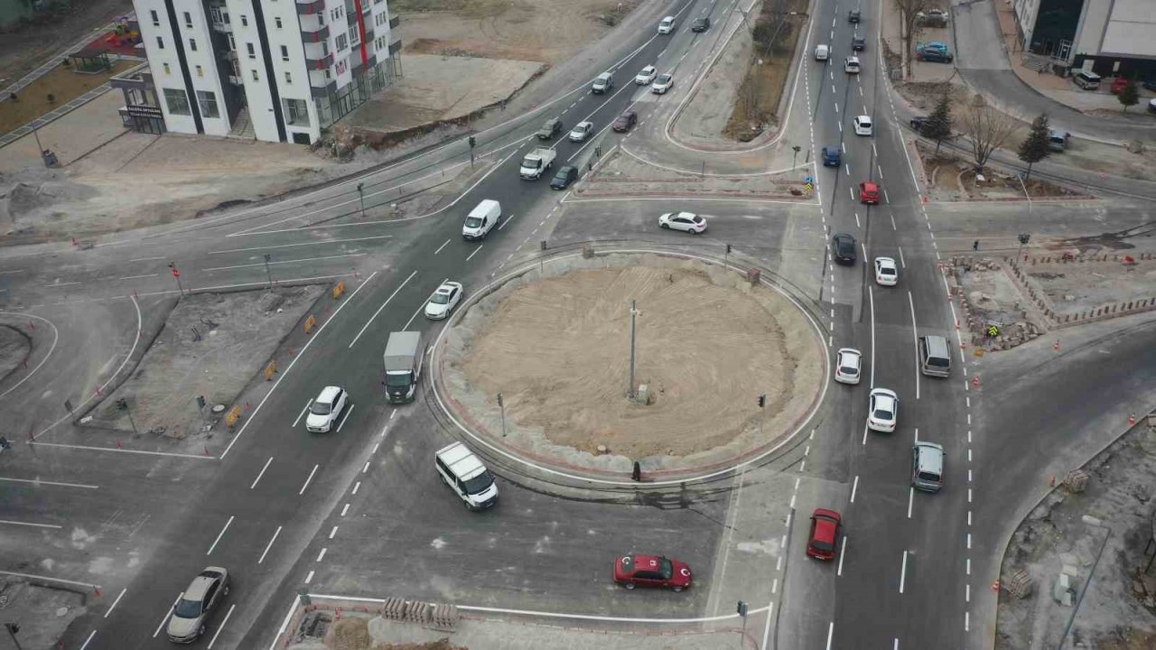 Büyükşehir, 20 milyon TL maliyetle Sivas Bulvarı’nı Kocasinan Bulvarı’na bağladı