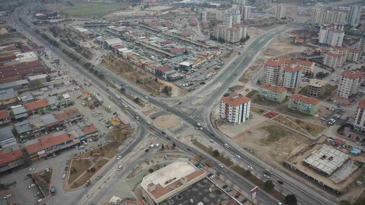 Büyükşehir, 20 milyon TL maliyetle Sivas Bulvarı’nı Kocasinan Bulvarı’na bağladı