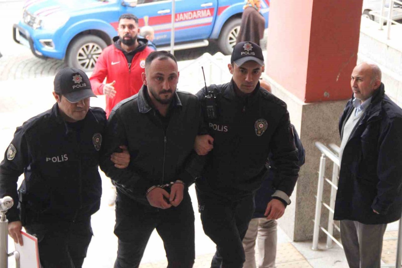 Doktorun aracını kurşunlayan şüpheli adliyeye sevk edildi