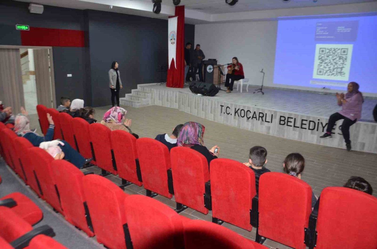 Koçarlı Belediyesi depremzede çocuklara moral oluyor