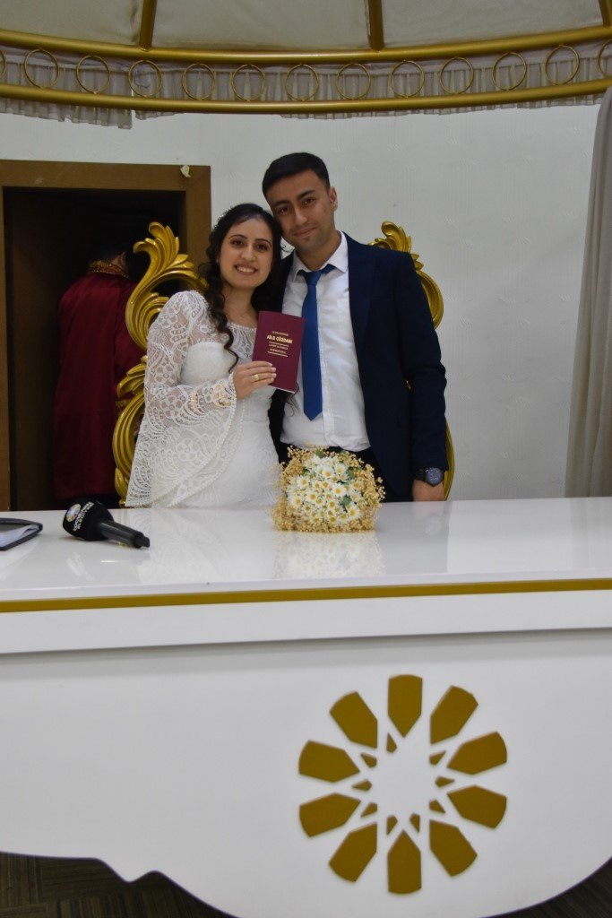 Kocasinan’da bir günde 23 çift, mutlu yuvaların temelini attı