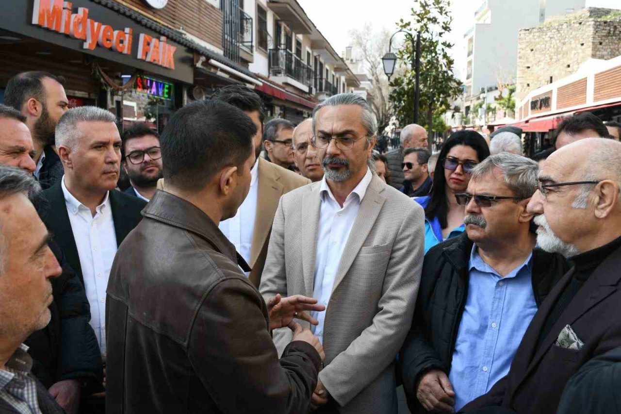 Kuşadası Kent Konseyi Başkanı Ünver’e yapılan saldırıya tepki