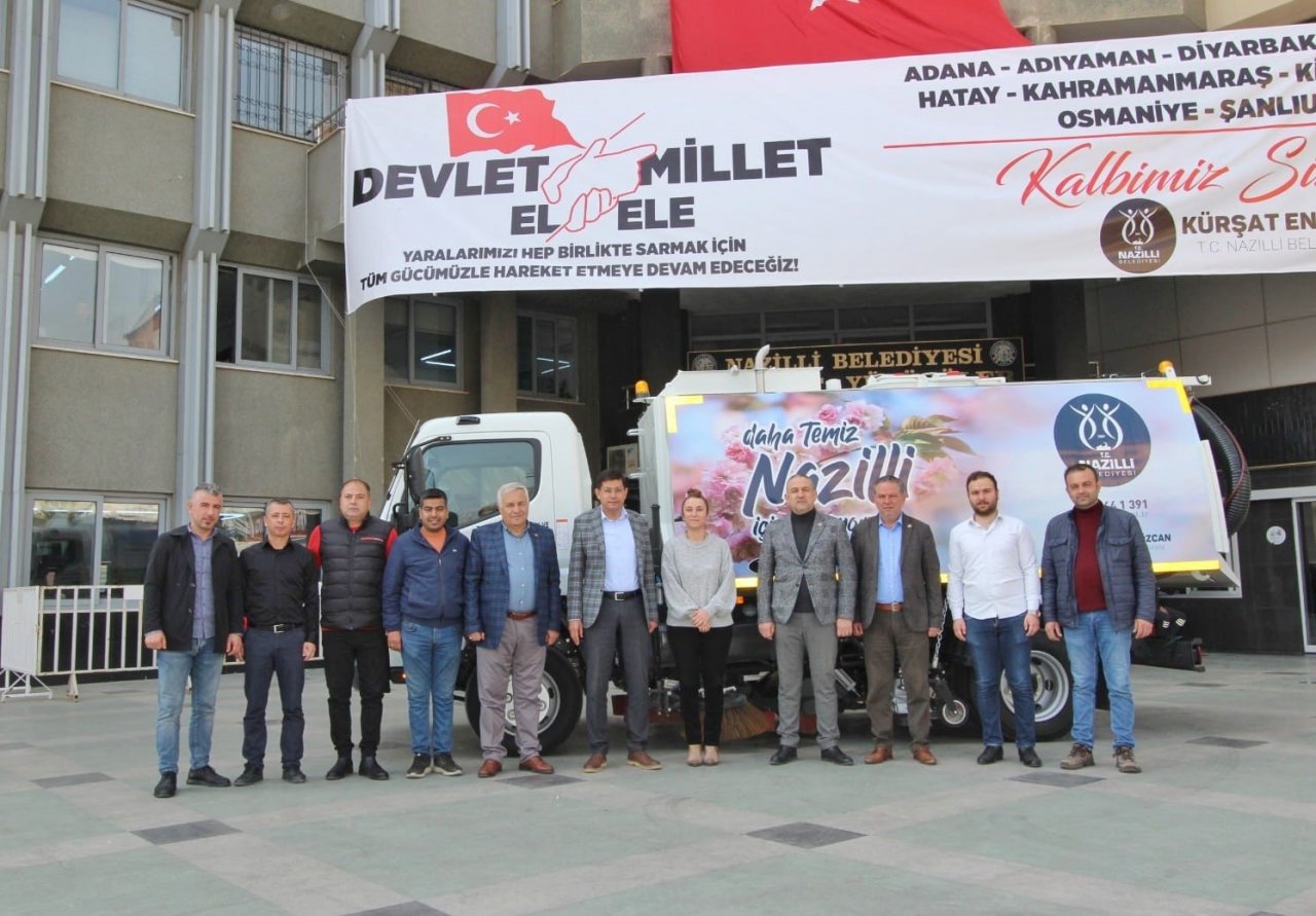 Nazilli Belediyesi’ne bakanlıktan yol süpürme aracı