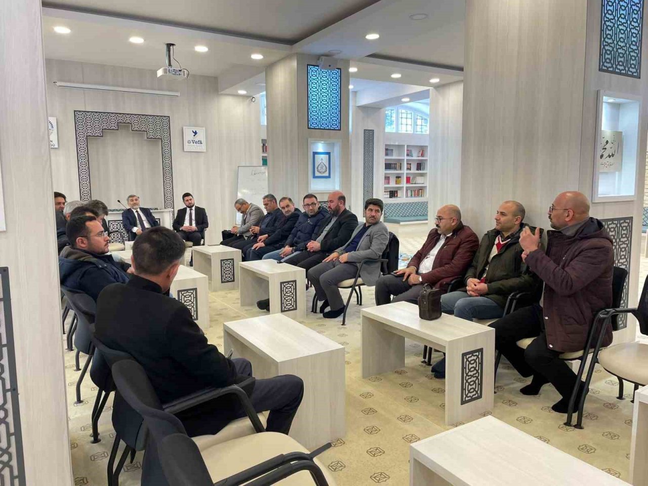 Okul müdürleri ve öğretmenlerle değerlendirme toplantısı yapıldı