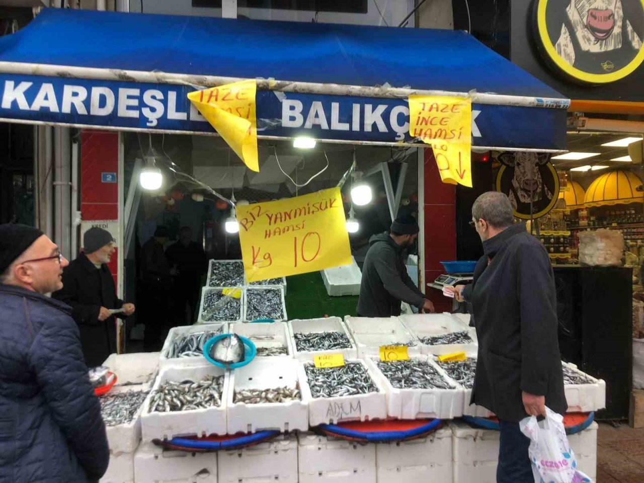 Hamside halk günü yaptı, 10 TL’den satışa çıkardı