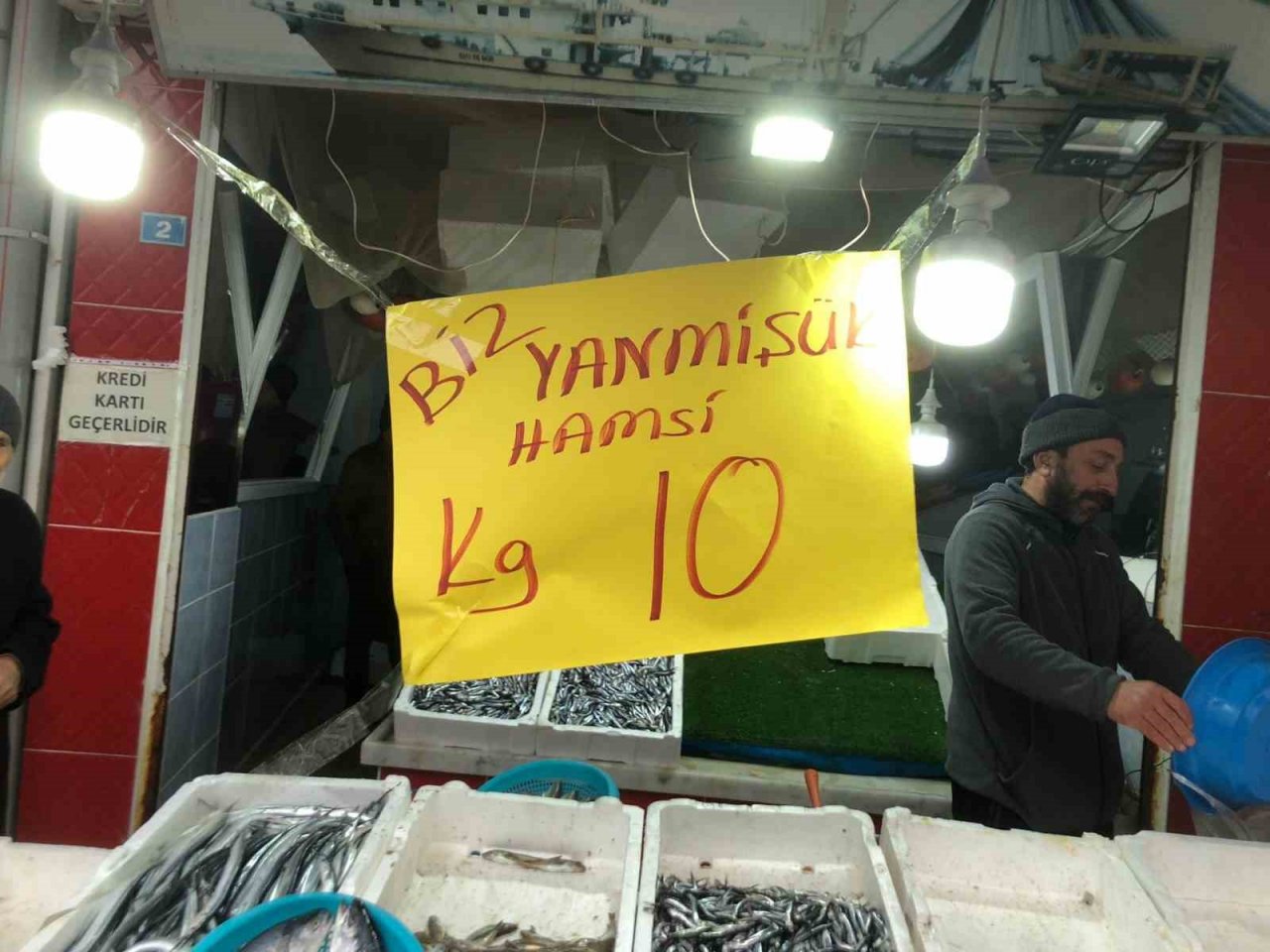 Hamside halk günü yaptı, 10 TL’den satışa çıkardı