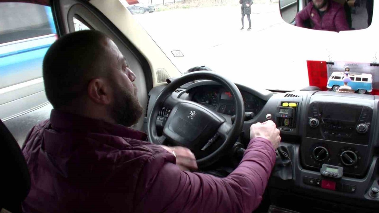 Kadın yolcuları rahatsız eden kişiyi uyarınca kavga çıktı