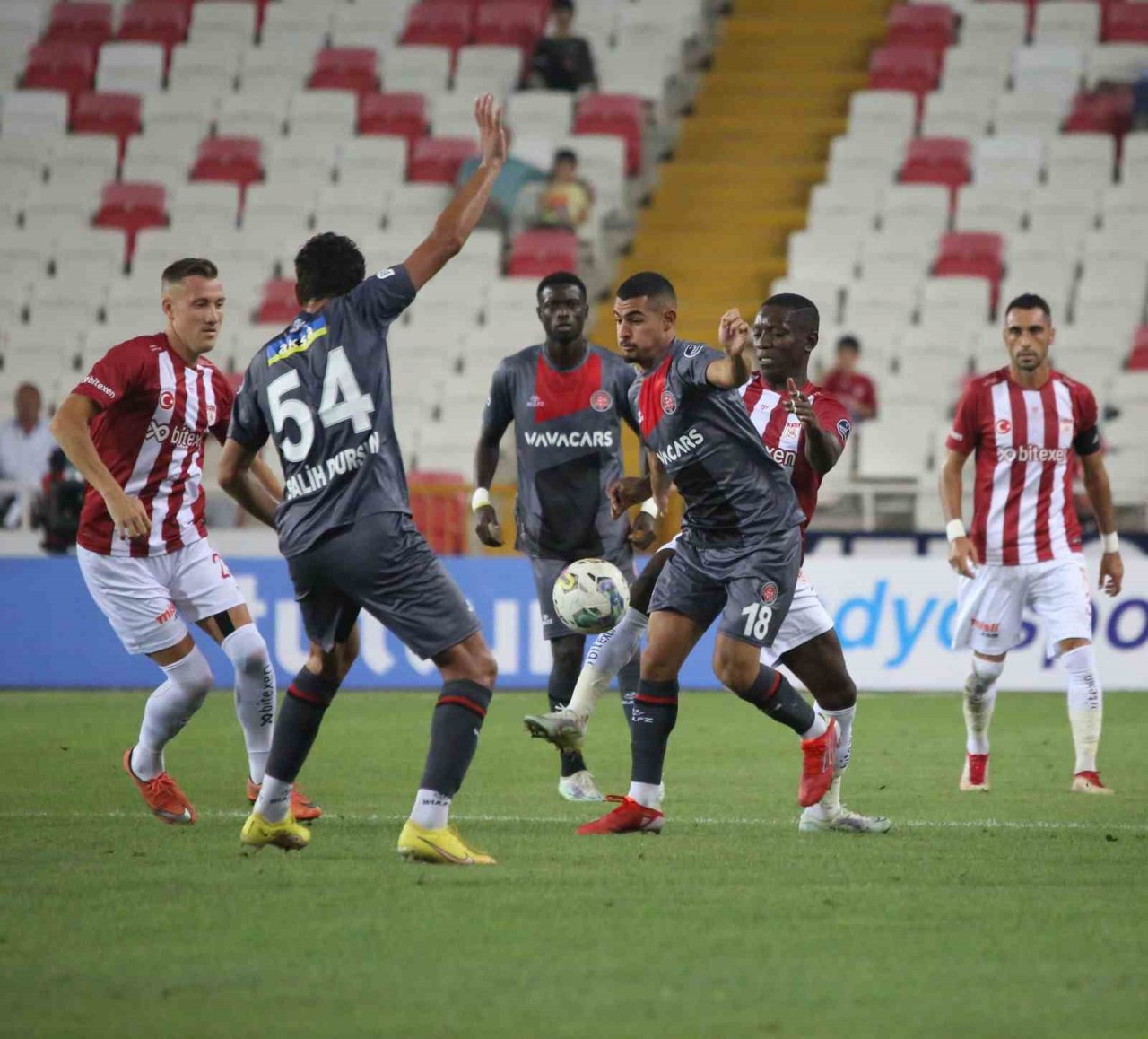 Sivasspor ile Fatih Karagümrük 8. randevuda