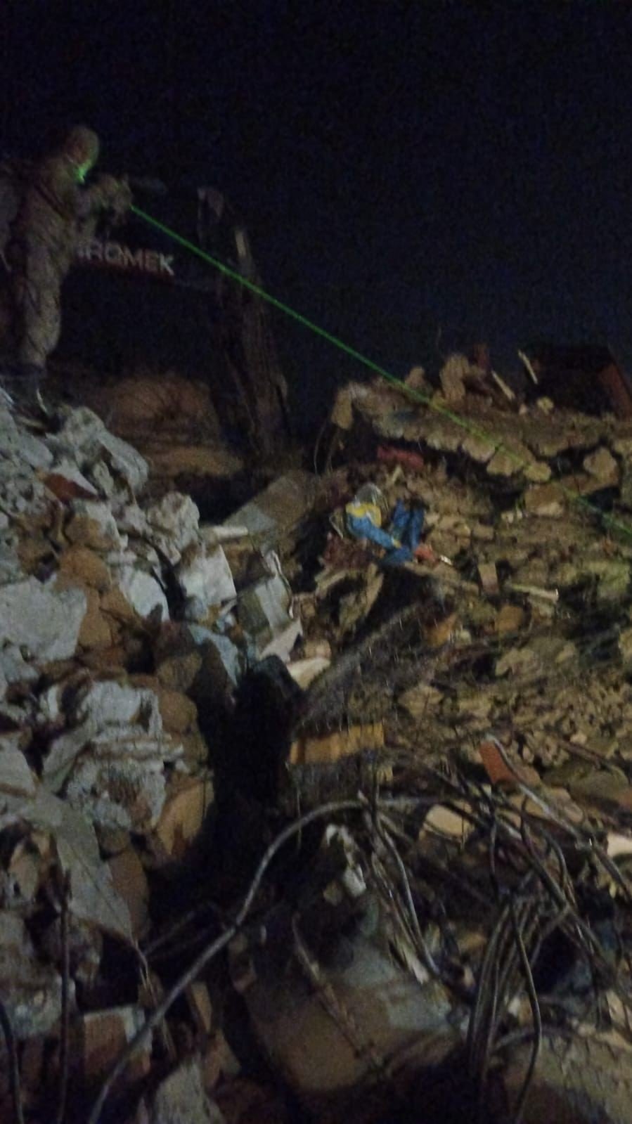 Milli yer altı görüntüleme cihazıyla enkaz altındaki vatandaşlar böyle tespit edildi