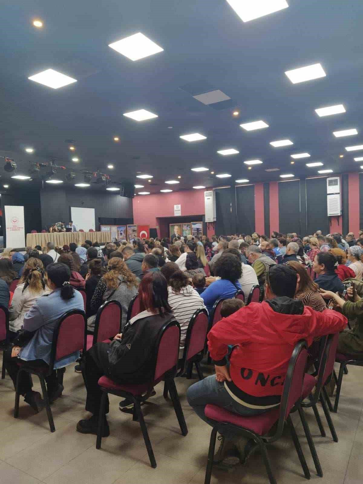 Milas’ta ’koruyucu aile’ toplantısı düzenlendi