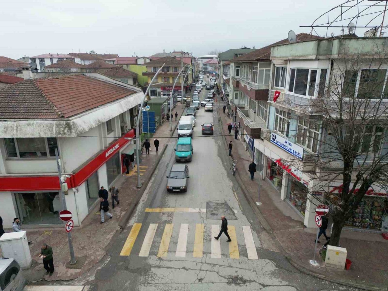 Akyazı’da Yağcılar Caddesi artık tek yön
