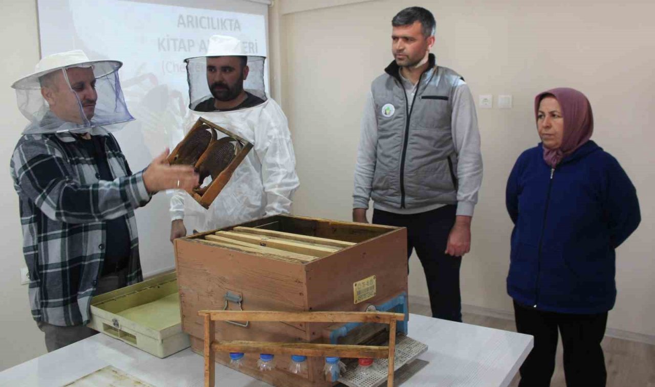 Arıcılık kursunu tamamlayan kursiyerlere kovan hediyesi