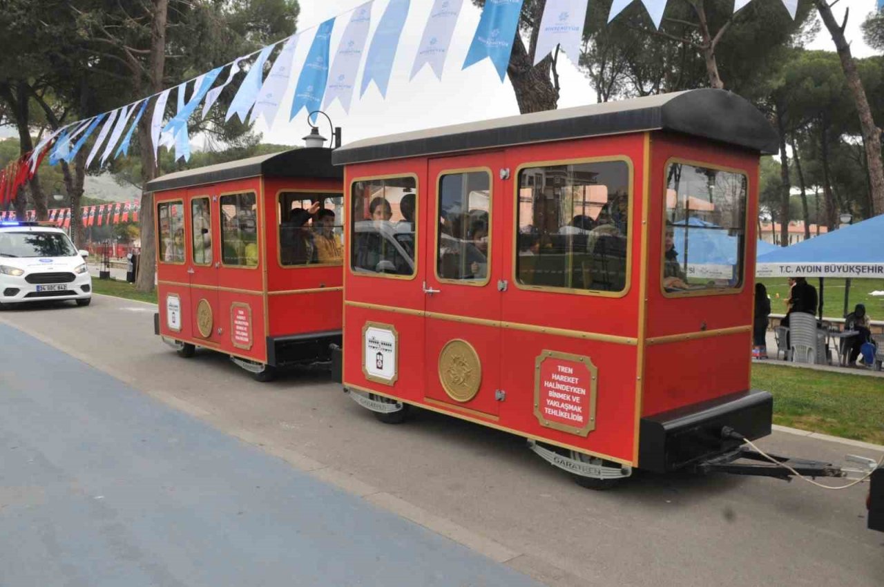 Aydın Büyükşehir Belediyesi depremzede aileleri ağırladı