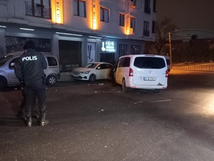 Bayrampaşa’da feci kaza: Kendi kullandığı ticari aracın altında kalan sürücü hayatını kaybetti