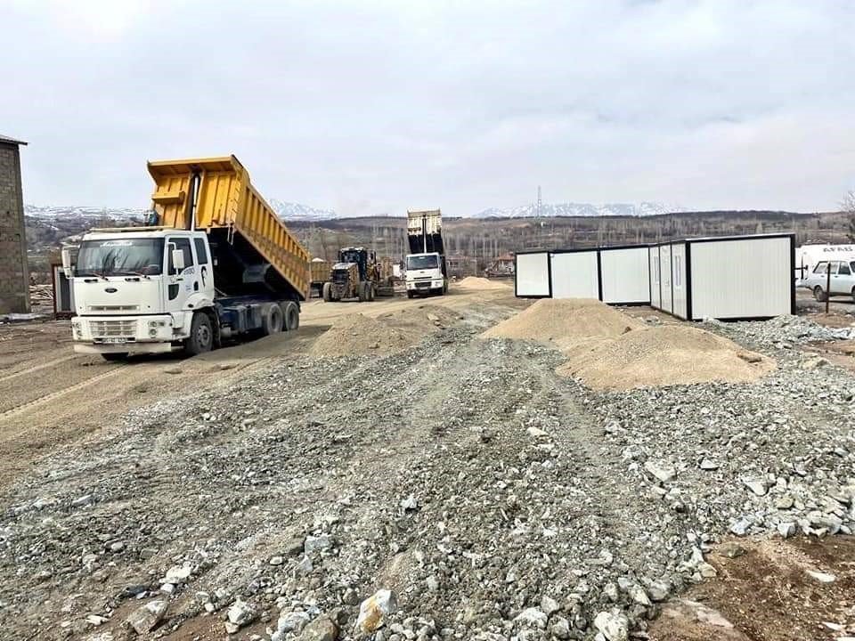 Doğanşehir’de esnaflar için konteyner çarşı kuruluyor