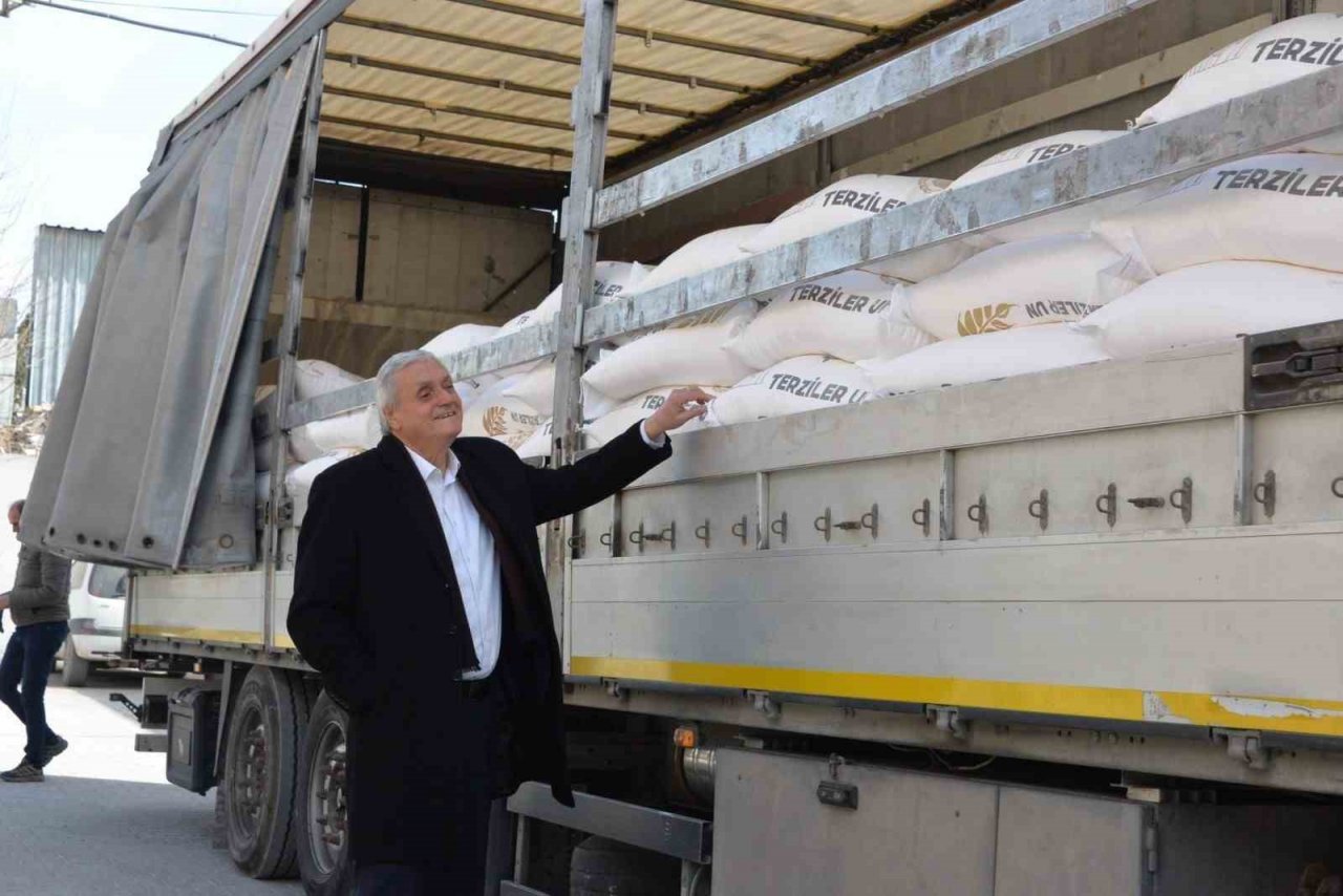 Bozüyük Belediyesi un yüklü 11’inci yardım tırı Kahramanmaraş’a yola çıktı