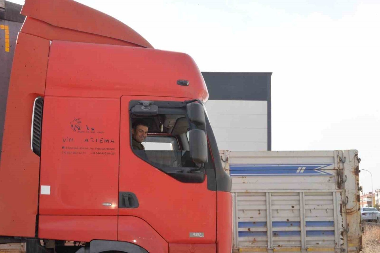 Bozüyük Belediyesi un yüklü 11’inci yardım tırı Kahramanmaraş’a yola çıktı