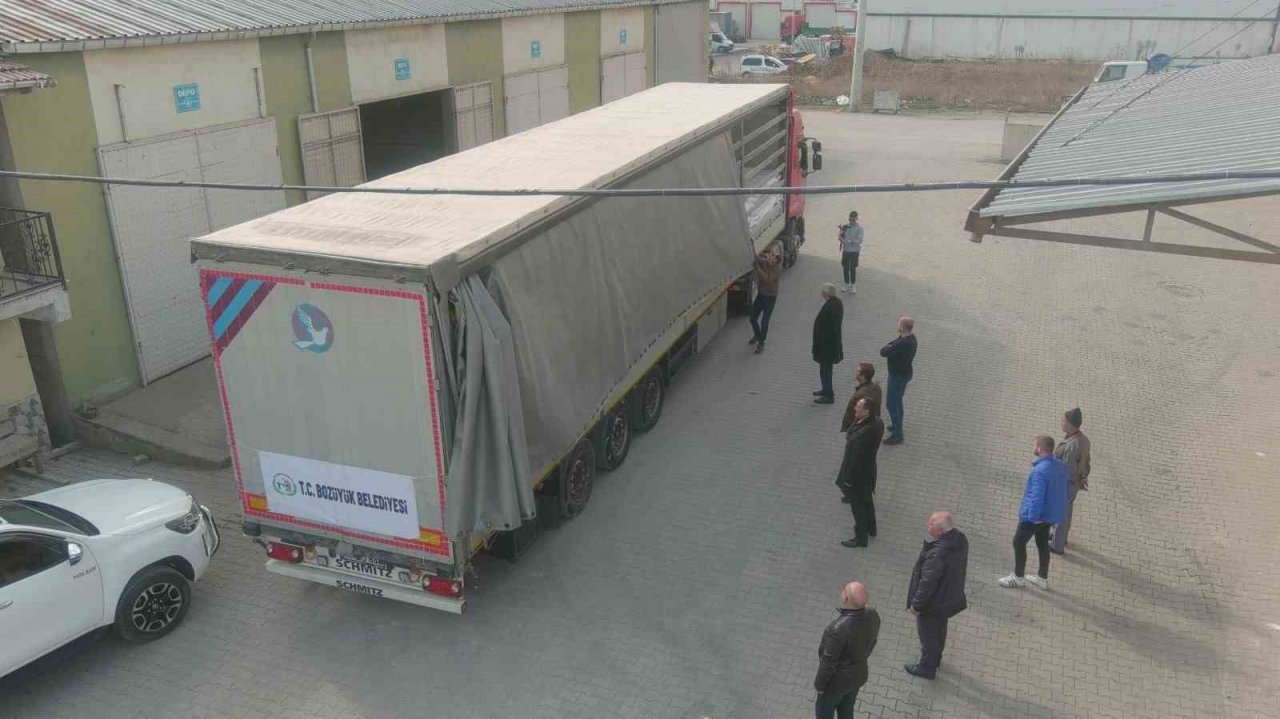 Bozüyük Belediyesi un yüklü 11’inci yardım tırı Kahramanmaraş’a yola çıktı