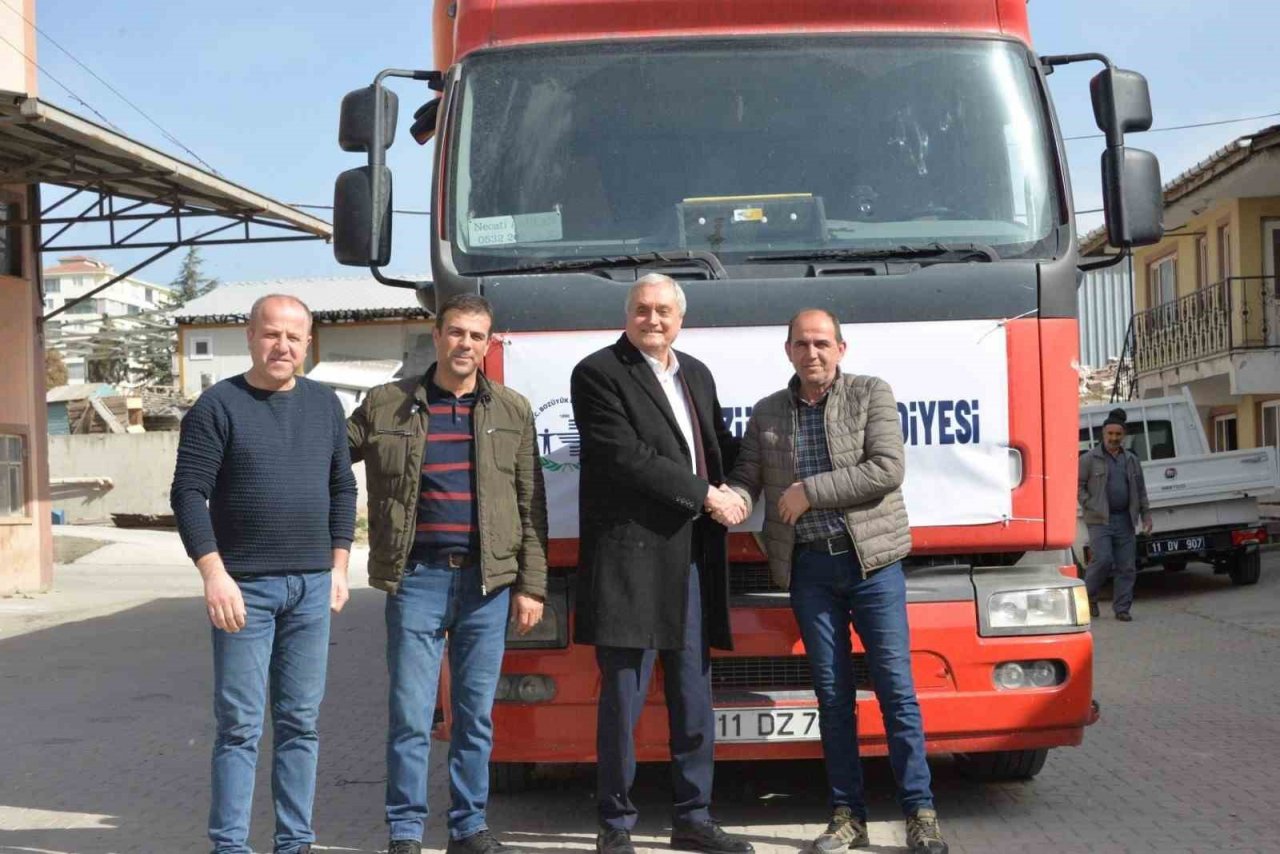 Bozüyük Belediyesi un yüklü 11’inci yardım tırı Kahramanmaraş’a yola çıktı