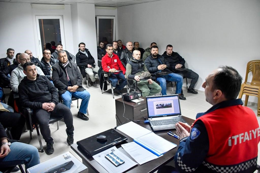 Biga’da bölgenin ilk gönüllü arama ve kurtarma ekibi kuruldu