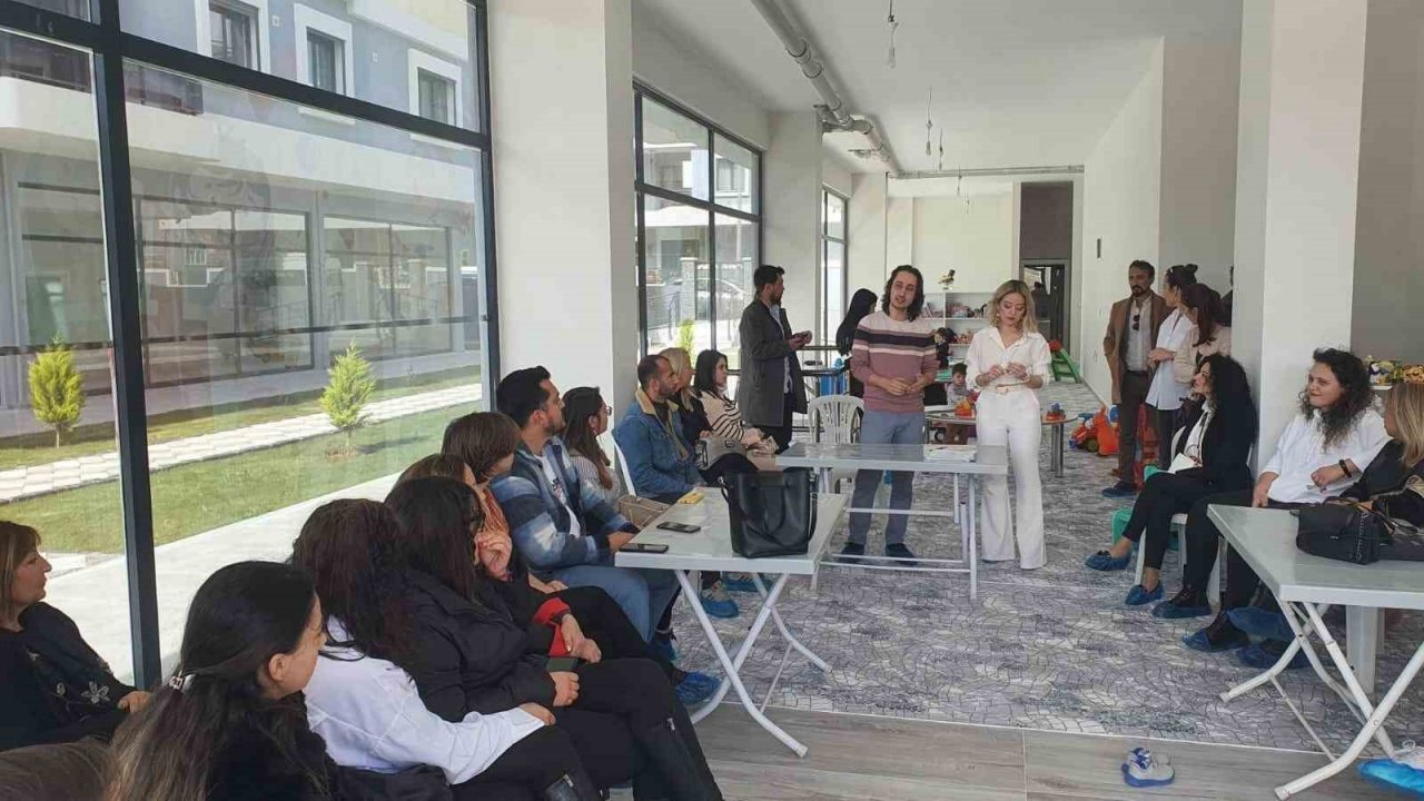 Didim’de depremzede çocuklar için ’Sevgi Dili Atölyesi’ açıldı