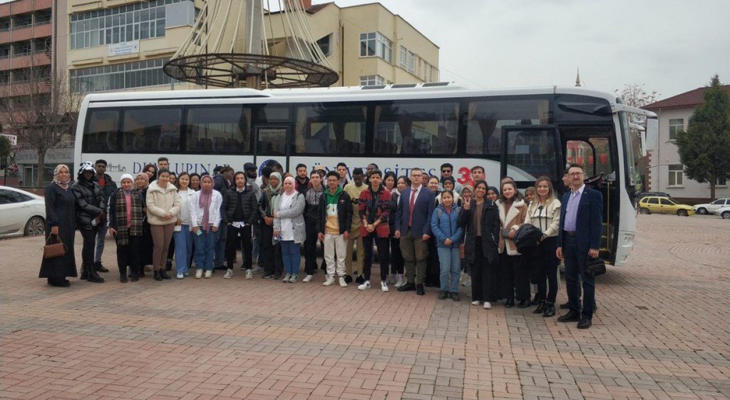 DPÜ TÖMER öğrencilerine Tavşanlı tanıtıldı