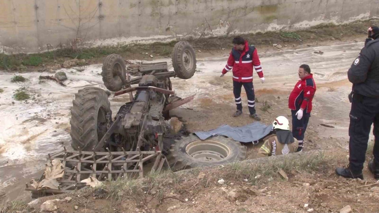 Tuzla’da traktörüyle bahçesini sürerken dereye düşen çiftçi hayatını kaybetti
