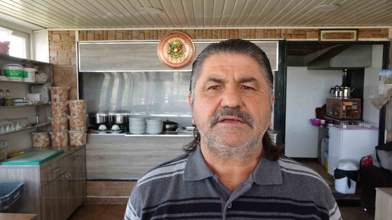 Trafik polisinden hayat kurtaran Heimlich manevrası