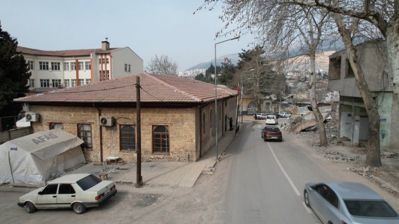 Tam 3 asırlık tarihi taş kilise depremde zarar görmedi