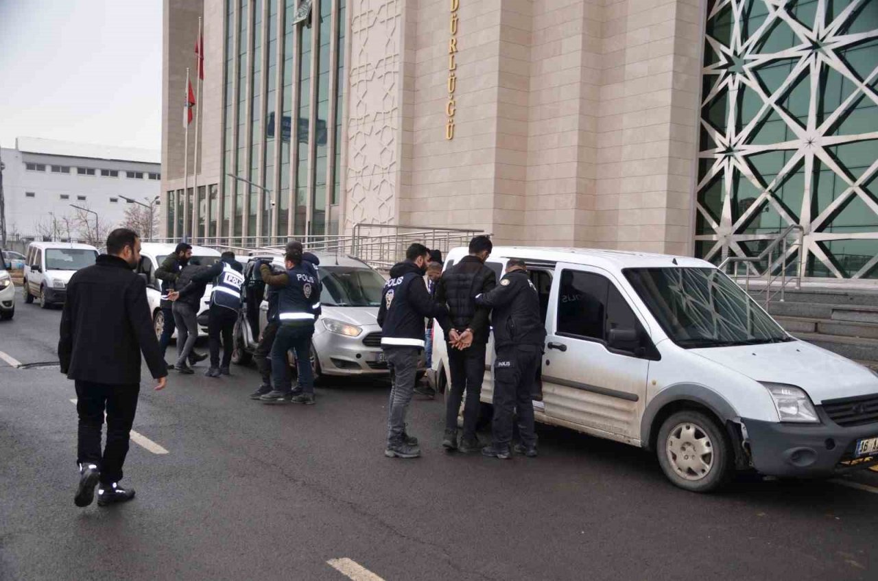 Kars’ta, “kombi” çetesi çökertildi